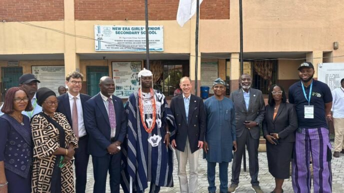 Duke of Edinburgh Visits Lagos School
