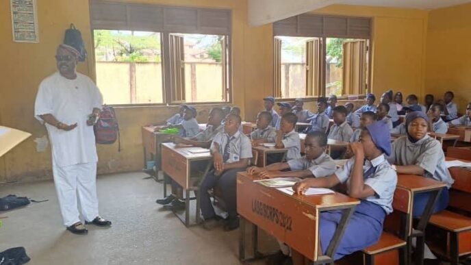 Education District III Monitors First Term Exams