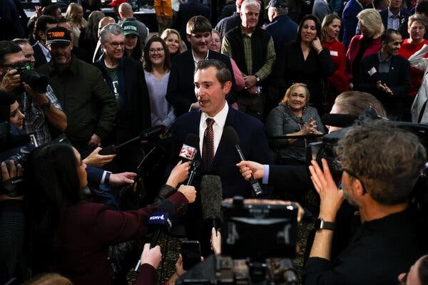 Trump-Backed GOP Keeps Seat in Tennessee