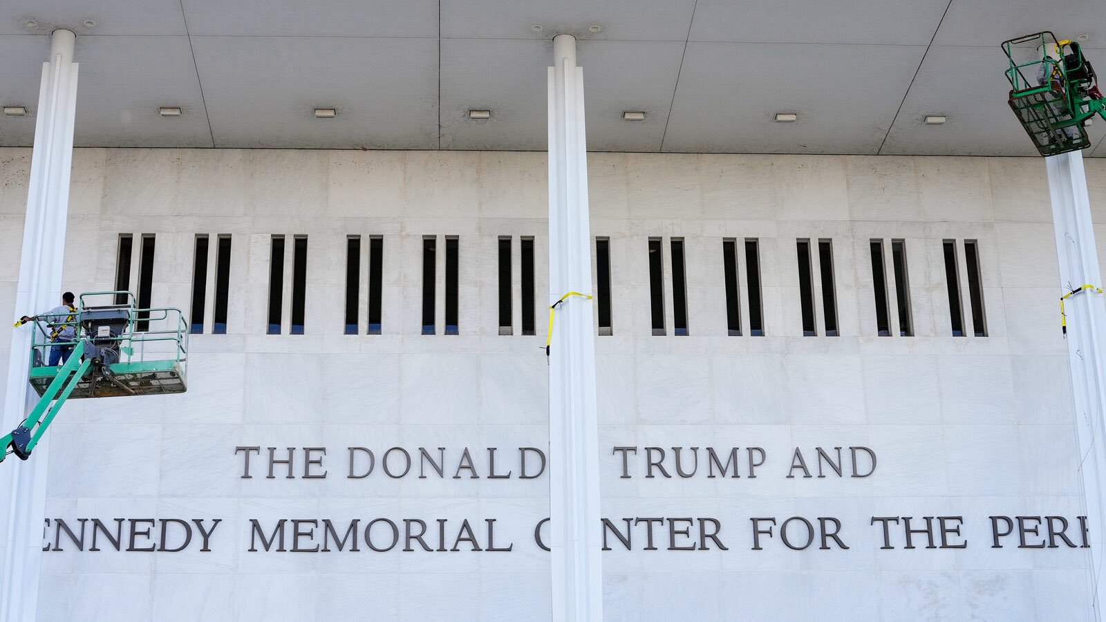 Trump-Kennedy Center Moves to Sue Musician Over Cancelled Christmas Show