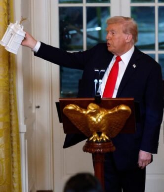 Trump Announces Triumphal Arch Monument Construction in Washington