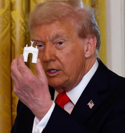 Trump Announces Triumphal Arch Monument Construction in Washington