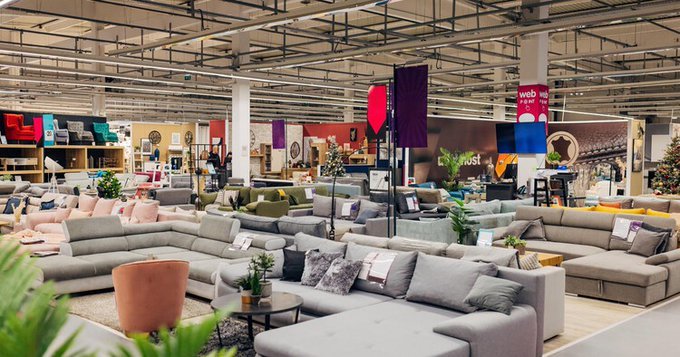 Trump Administration Delays Tariff Hike on Furniture, Cabinets