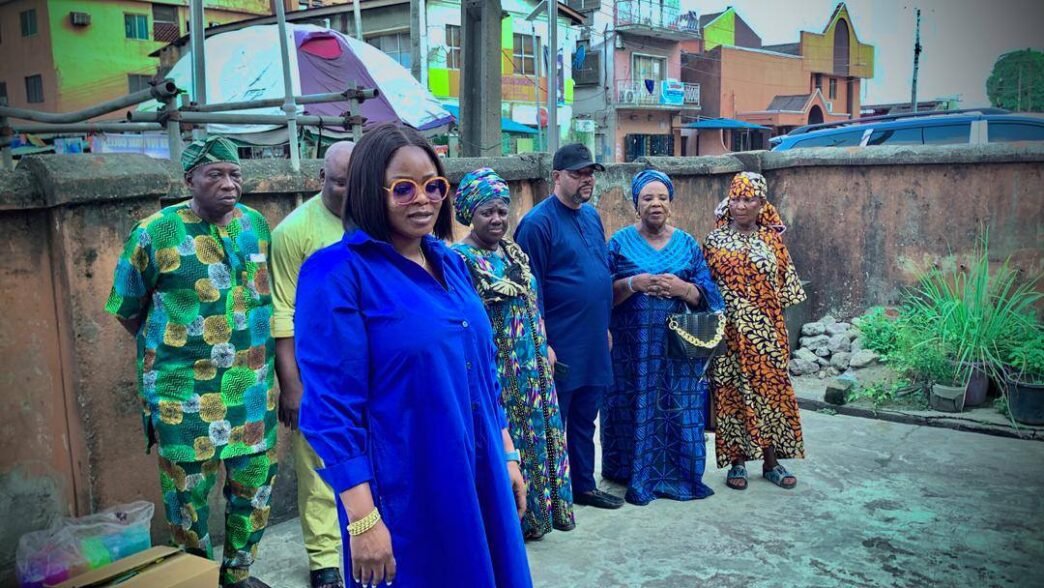 Oluwaseyi Adelakun donation