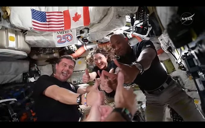 Trump Praises Artemis Astronauts, Says “You’ve Made History” After Historic Moon Mission