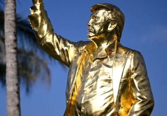 Trump golden statue